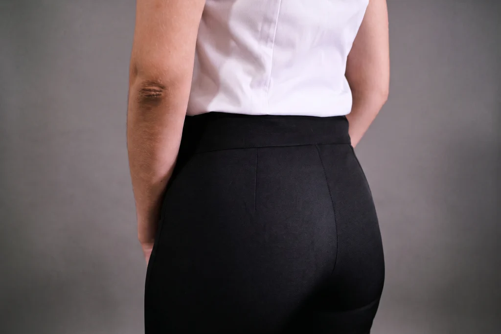 Calça Feminina Lisa 2 Botões - CLF010