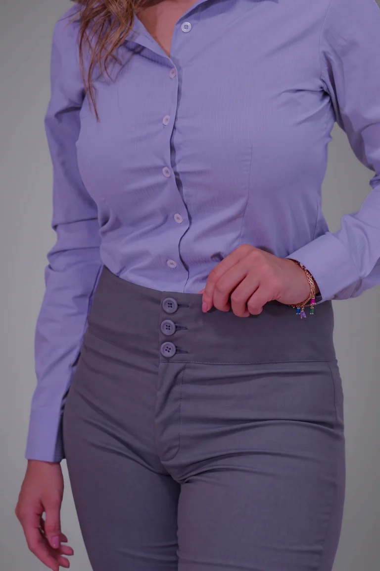 Calça Feminina Bolso Embutido Atrás 3 Botões Gabardine - CLF034