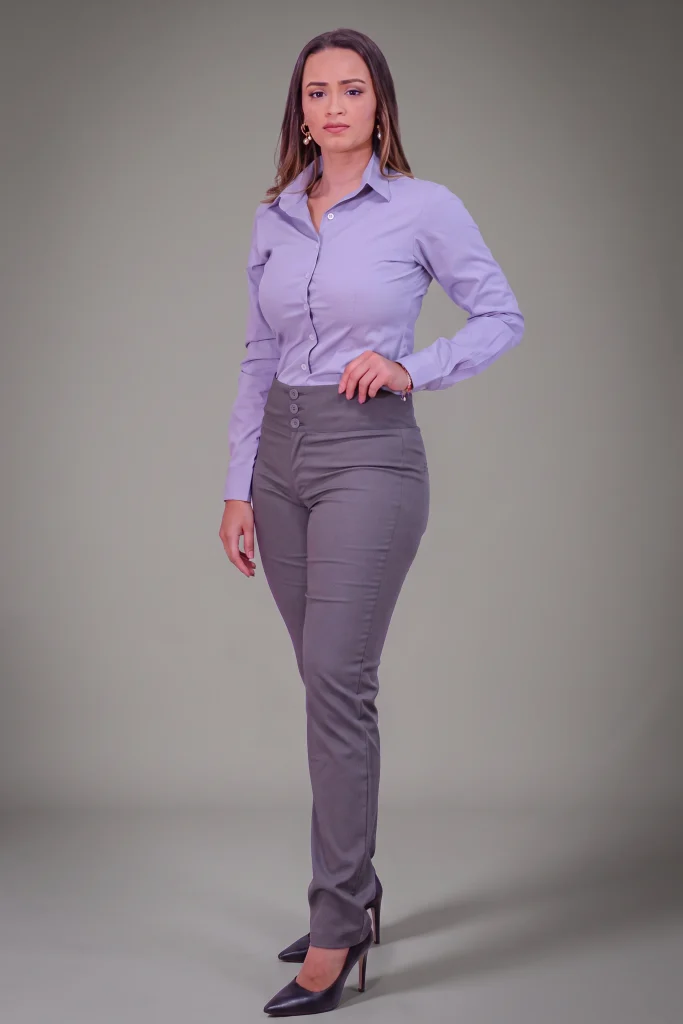 Calça Feminina Bolso Embutido Atrás 3 Botões Gabardine - CLF034