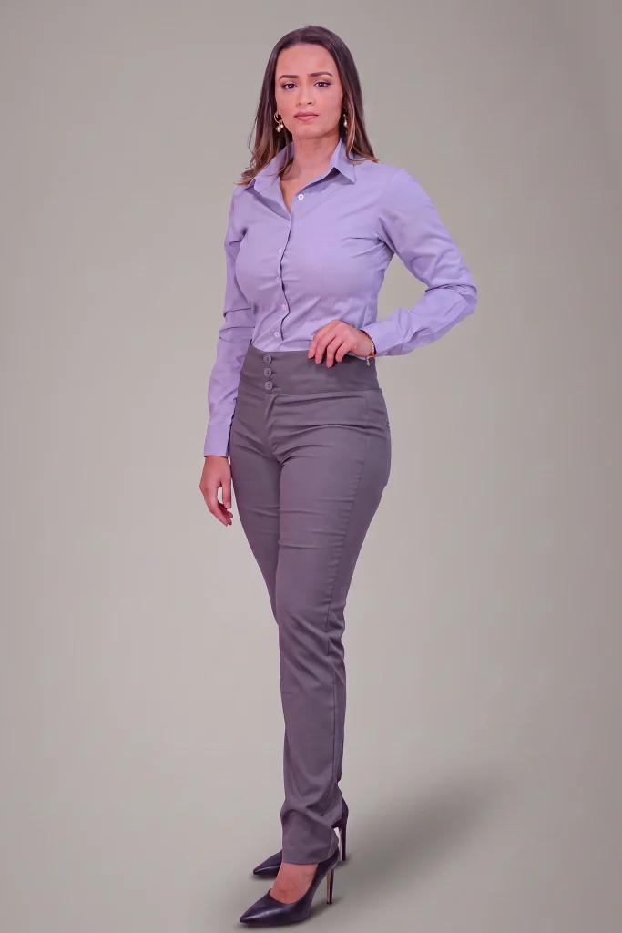 Calça Feminina Bolso Embutido Atrás 3 Botões Gabardine - CLF034