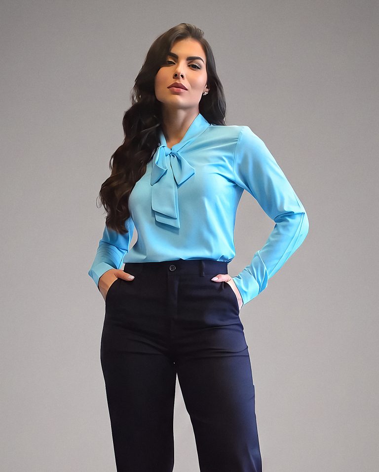 Blusa feminina azul gola laço manga longa